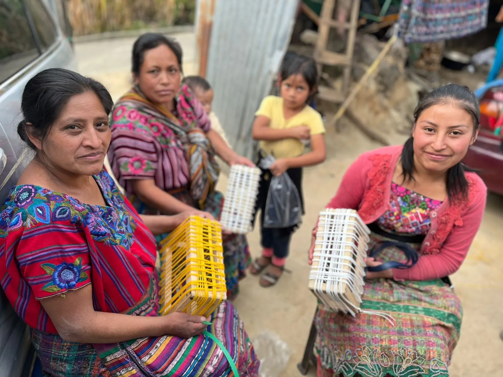 Taller de canastas plásticas. 