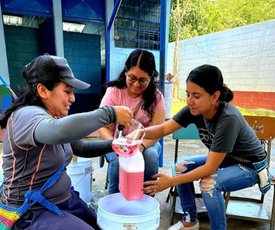 Taller de desinfectante. 